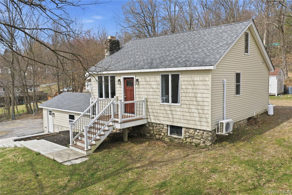Photo of 28 Branch Street, Monroe, NY 10950 (MLS # 979066)