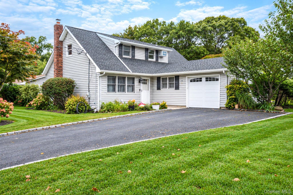 Photo of 1 Allegheny Drive S, Farmingville, NY 11738 (MLS # 1055897)