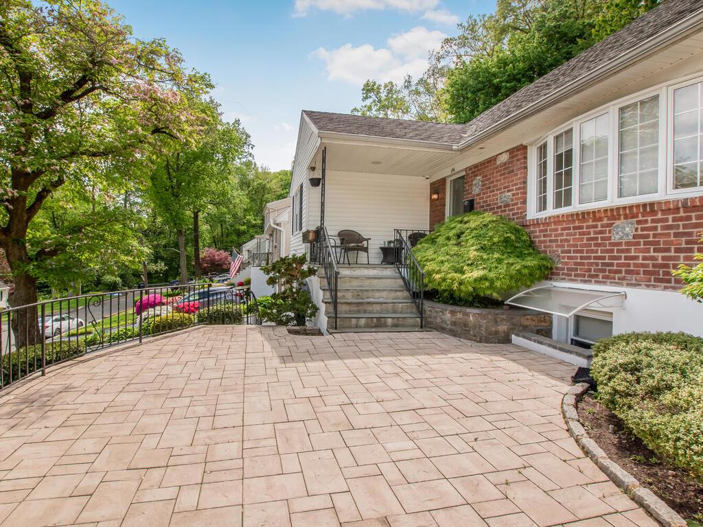 156 Homewood Avenue, Yonkers, New York image 6