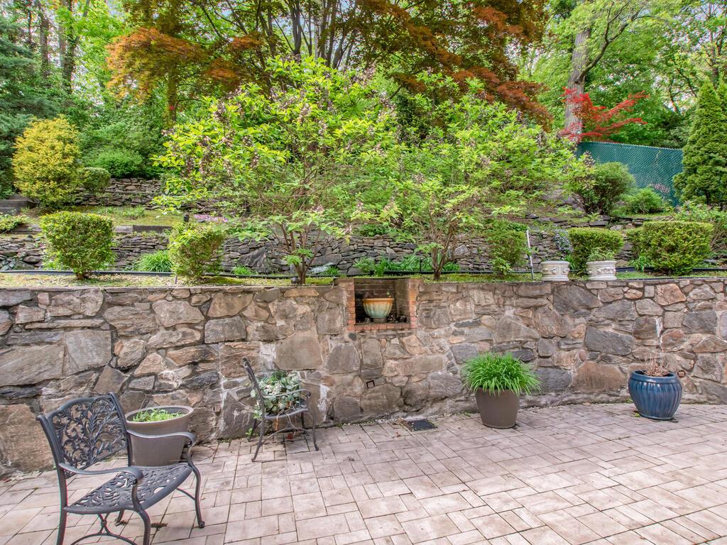 156 Homewood Avenue, Yonkers, New York image 8