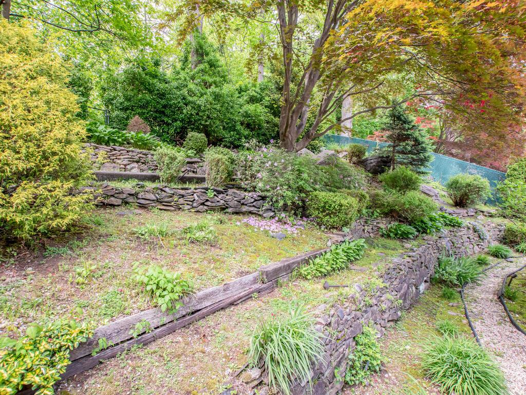 156 Homewood Avenue, Yonkers, New York image 11