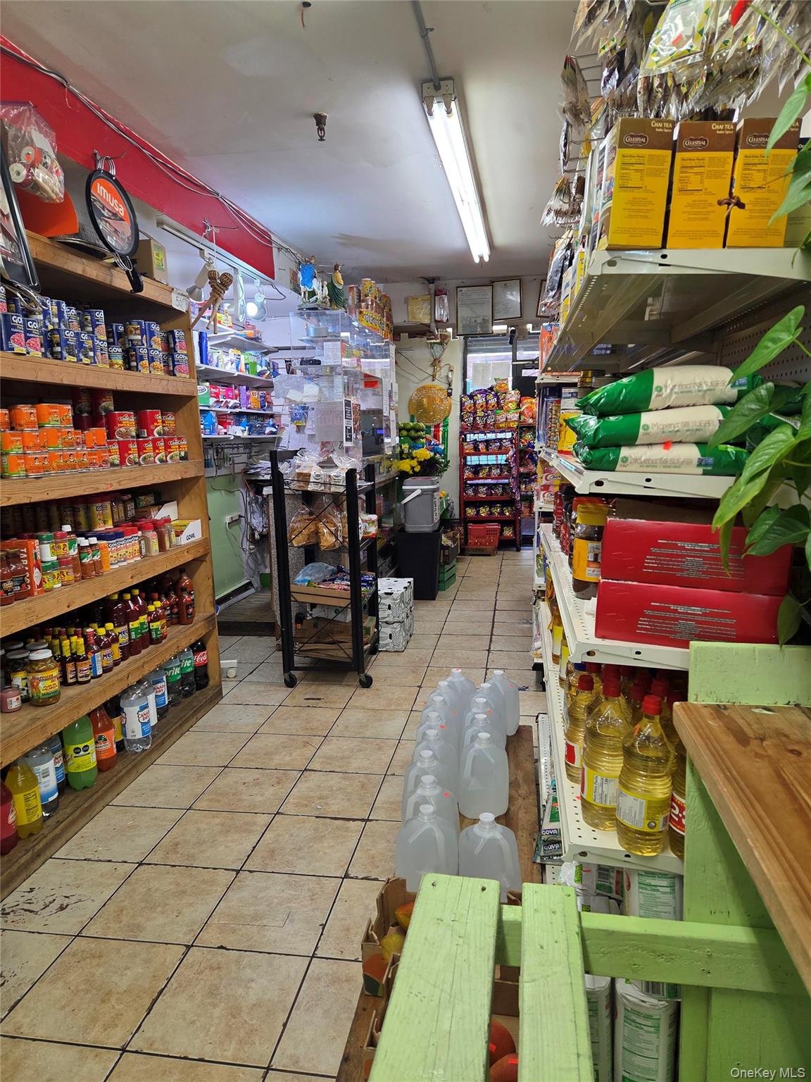 108-19 Roosevelt Ave, Avenue