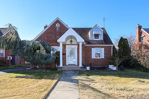 665 Foch Boulevard, Williston Park, NY 11596 - MLS#: 940665