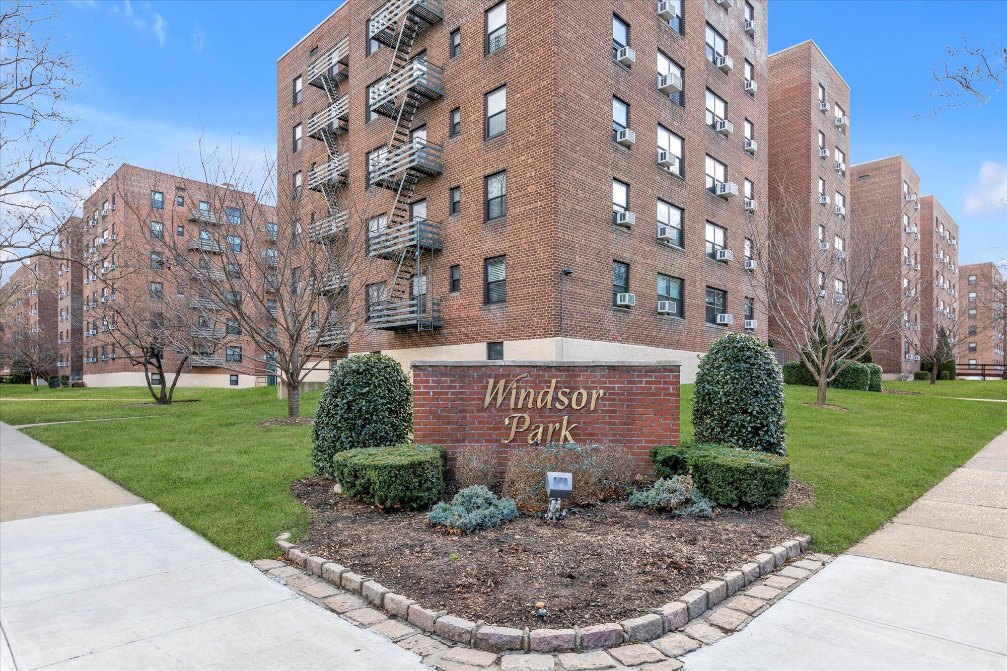 211-01 75th Avenue #2K, Bayside, New York image 1