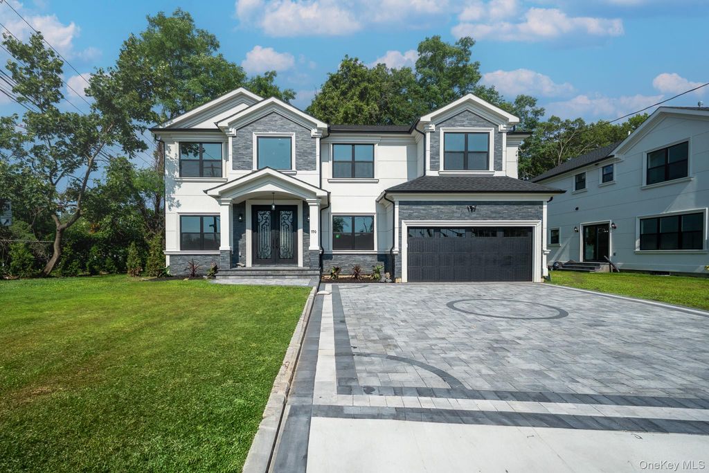 Photo of 770 Cedar Street, Syosset, NY 11791 (MLS # 896478)