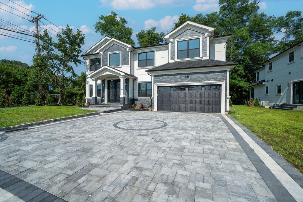 Photo of 770 Cedar Street, Syosset, NY 11791 (MLS # 896478)