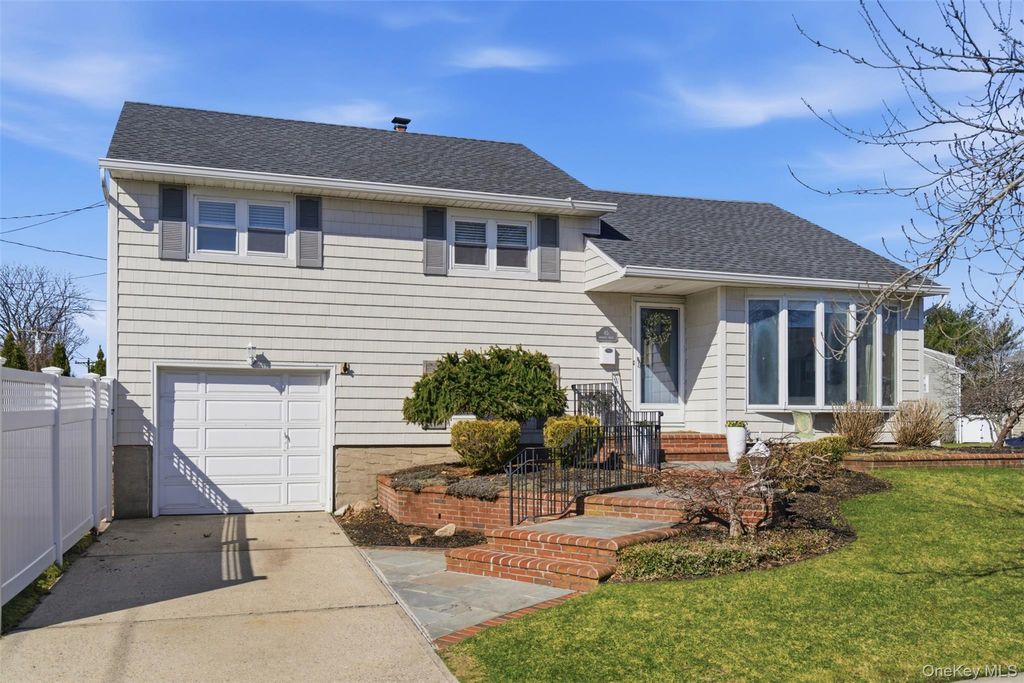 Photo of 45 Amherst Drive, Massapequa, NY 11758 (MLS # 969550)