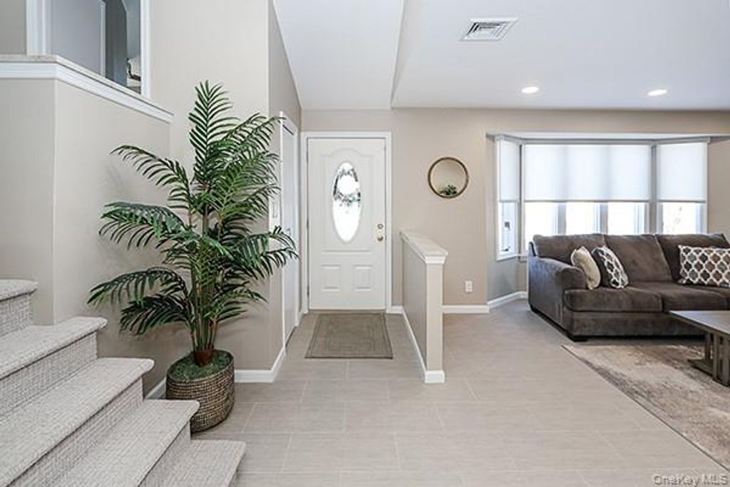 Photo of 129 Stephen Street, Levittown, NY 11756 (MLS # 958118)