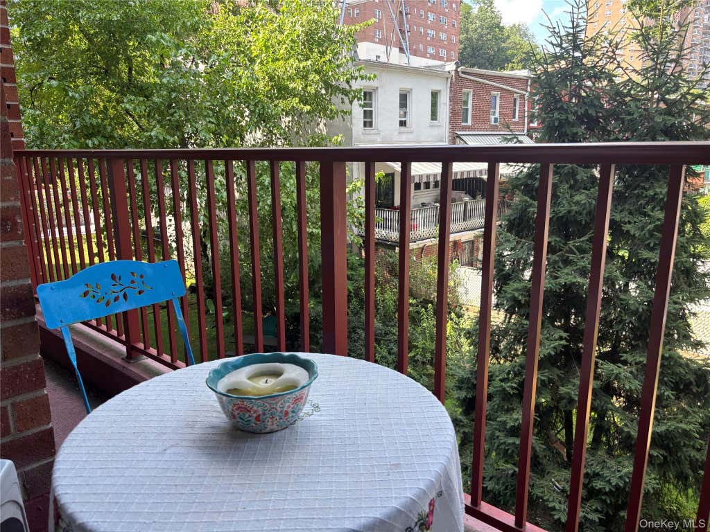 Photo of 315 W 232nd Street #2M, Bronx, NY 10463 (MLS # 1030385)
