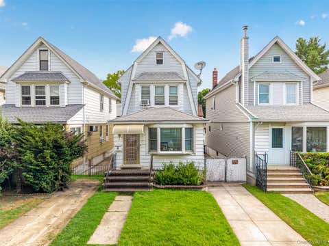 Photo of 7129 Manse Street, Forest Hills, NY 11375 (MLS # 1033288)