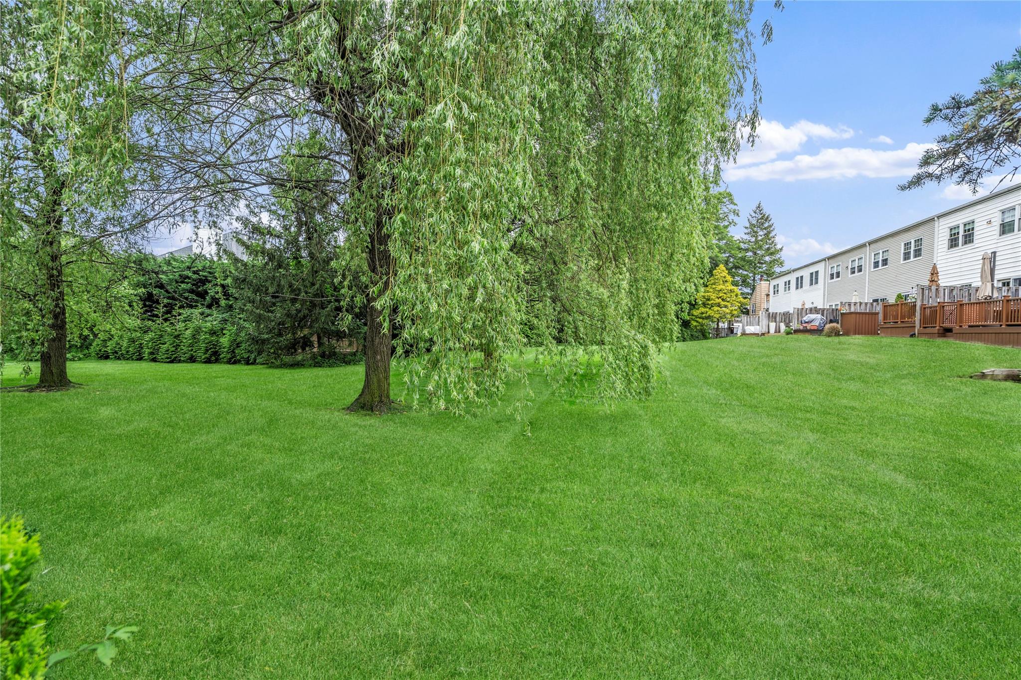 38 The Mews, Syosset, New York image 31