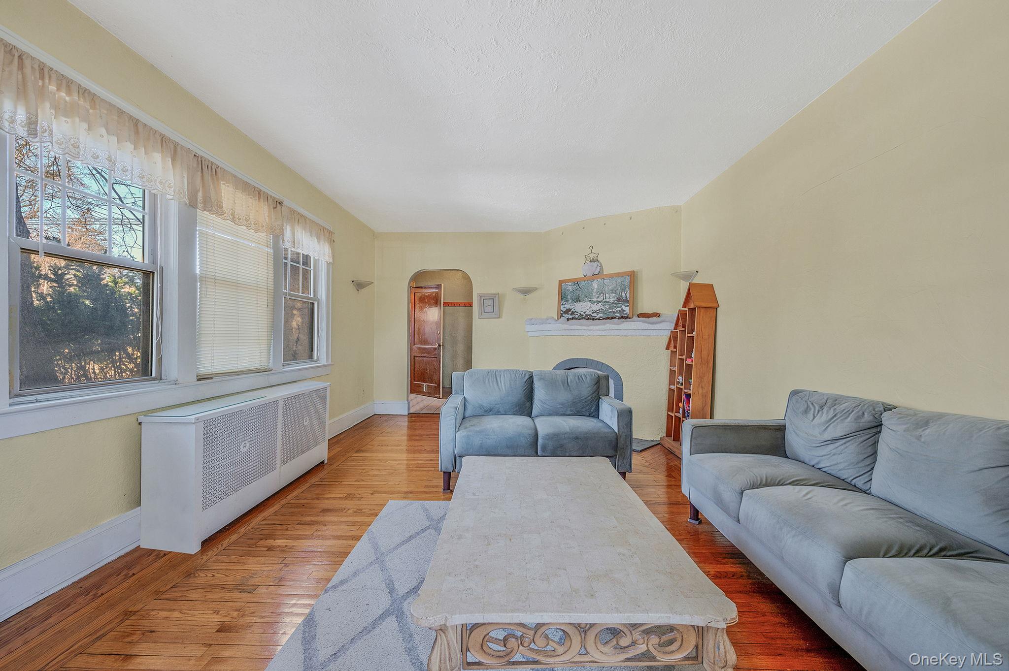 22 Fairview Boulevard