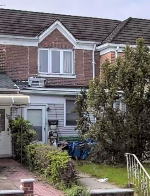 141-36 71st Road, Kew Garden Hills, NY 11367 - #: 830301