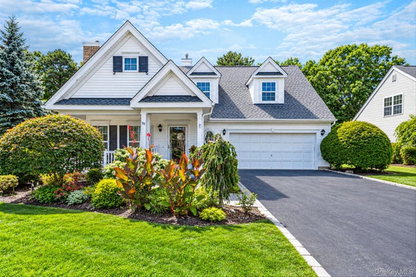 90 GOLDEN SPRUCE DR, CALVERTON, NY 11933 - Image bfd2c41c80c0a0915ee387d7db17e2ca/969225415