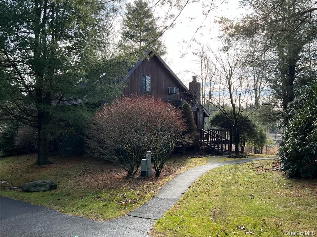 Photo of 8 Lakeside Drive, Monticello, NY 12701 (MLS # 984618)