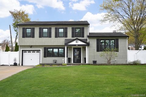 14 Mark Lane Farmingville NY 11738