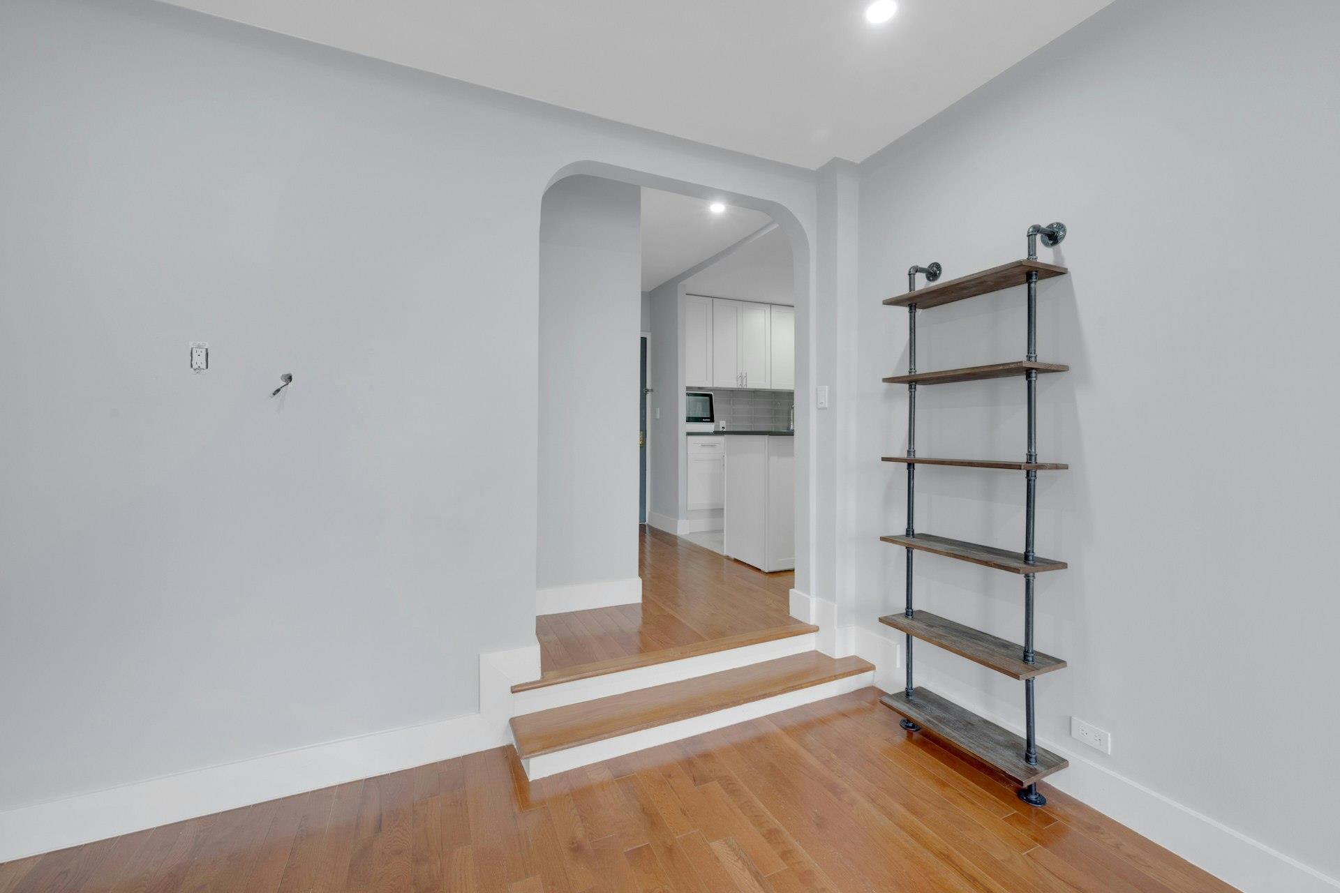 Bronx, New York 10457, United States, 1 Bedroom Bedrooms, ,1 BathroomBathrooms,Residential,Active,97741