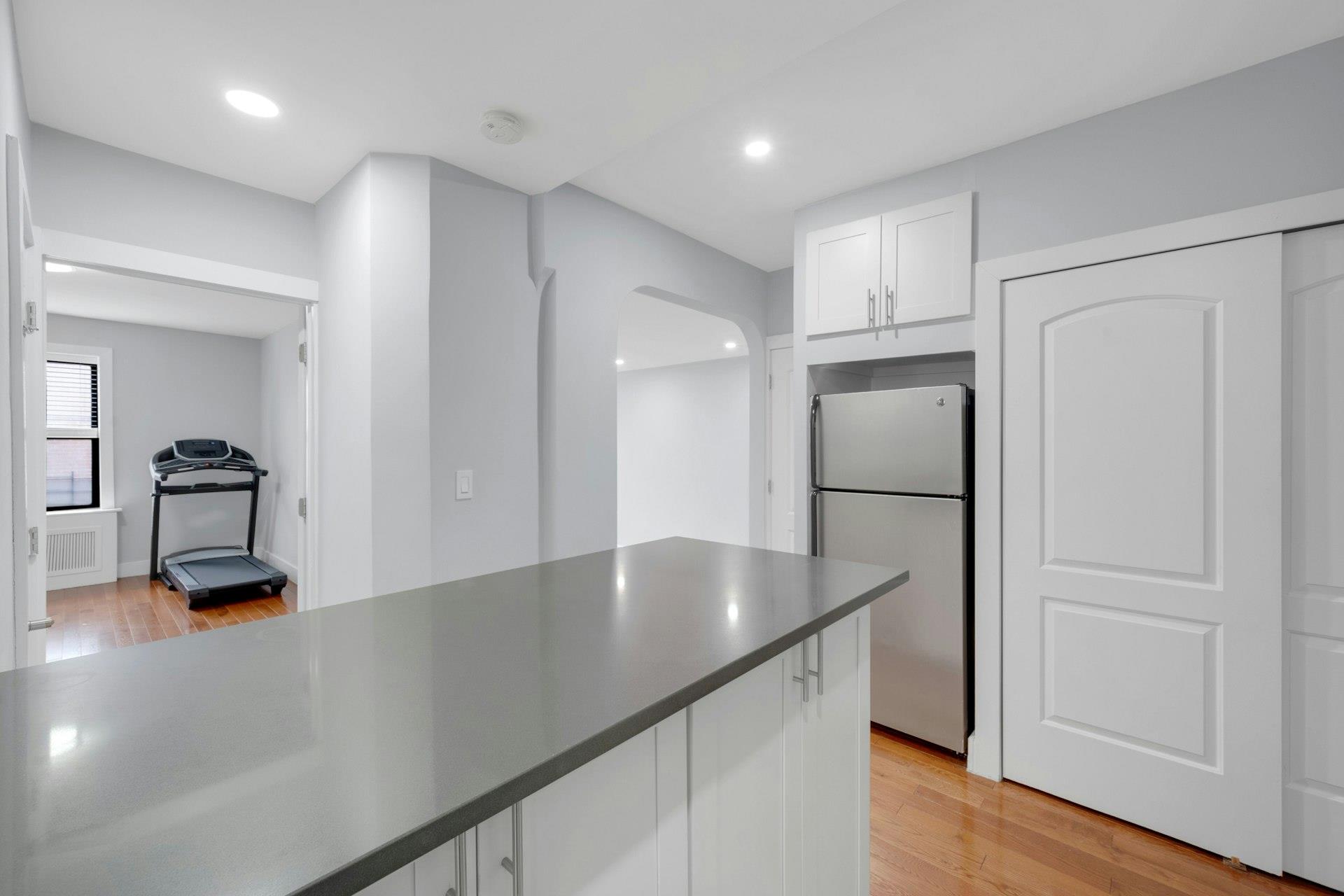 Bronx, New York 10457, United States, 1 Bedroom Bedrooms, ,1 BathroomBathrooms,Residential,Active,97741