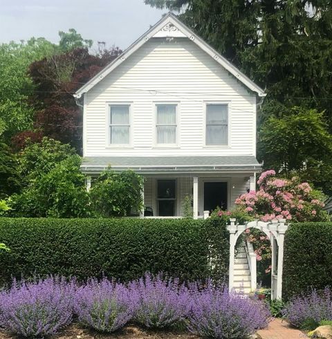 Photo of 320 N Midland Avenue, Nyack, NY 10960 (MLS # 918484)