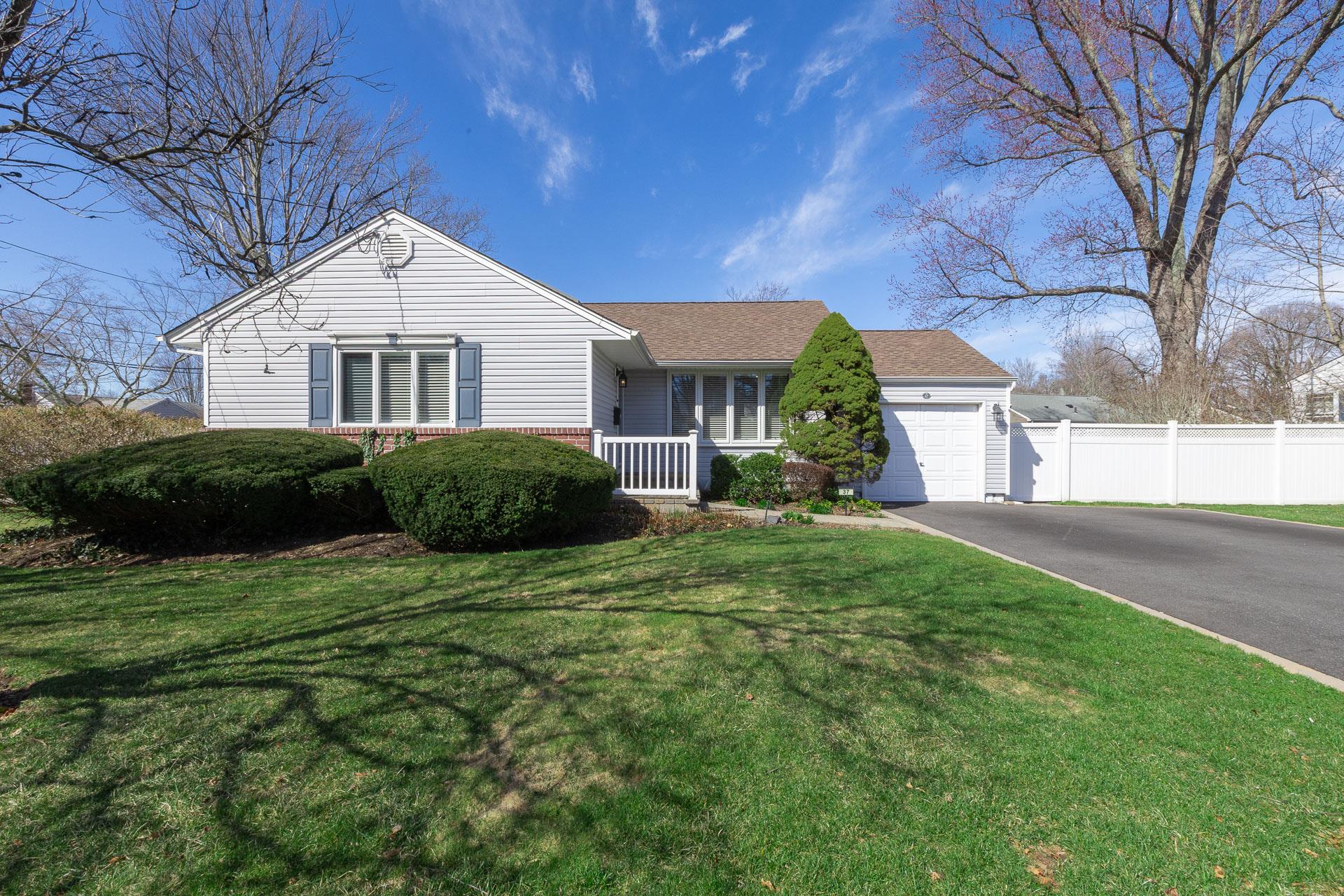 Property for Sale at Crooked Hill Road, Huntington, Hamptons, NY - Bedrooms: 3 
Bathrooms: 2  - $699,000