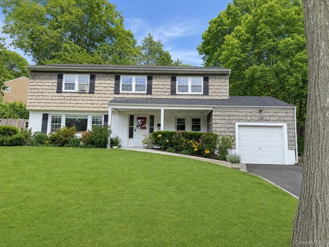 Homes For Sale - 28 Harriet Lane<br/> Huntington, NY 11743