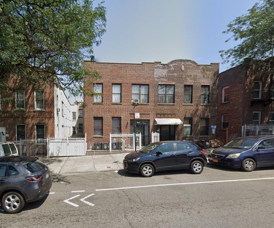 E 174 Streets, Bronx, New York - 8 Bedrooms  
4 Bathrooms - 
