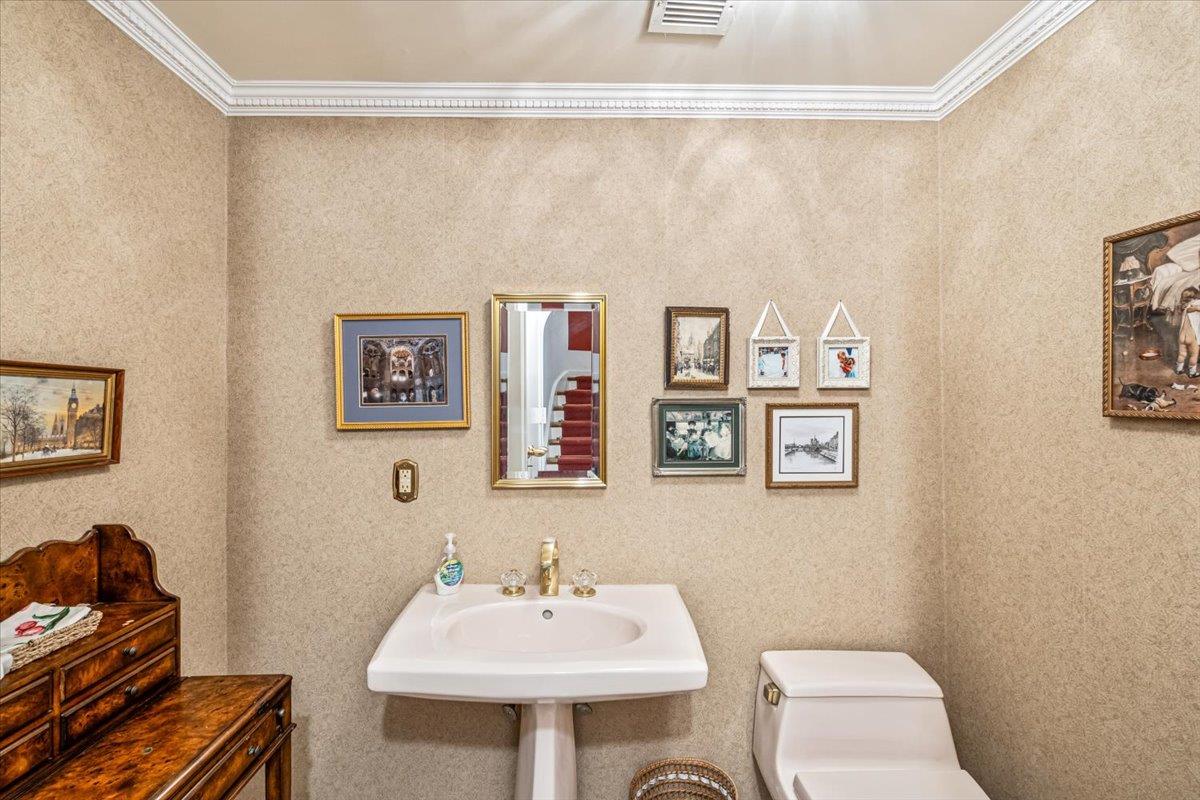 111 Cherry Valley Avenue #M23, Garden City, New York image 11