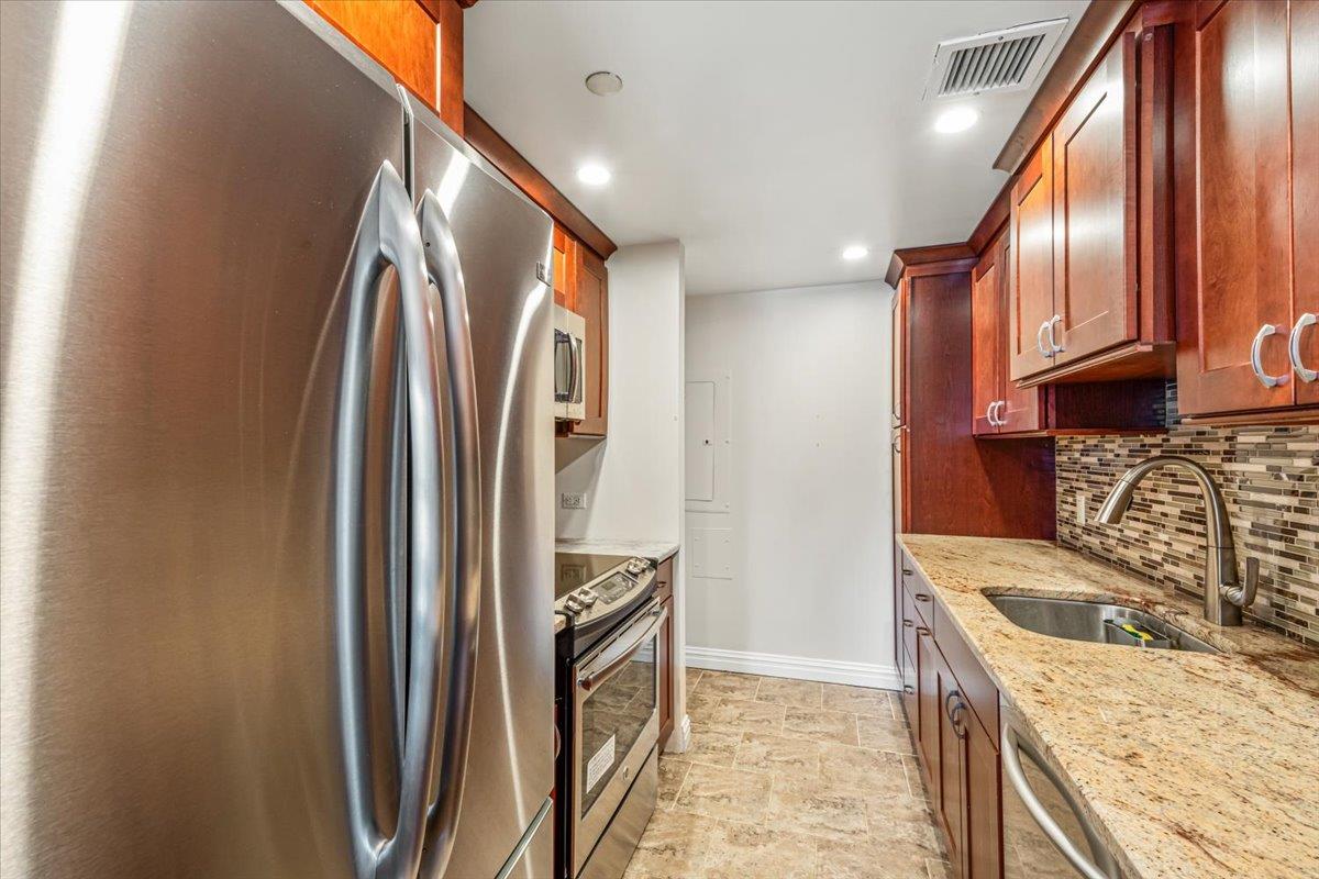 111 Cherry Valley Avenue #M23, Garden City, New York image 10