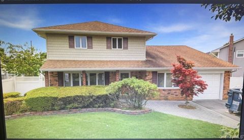 Photo of 6 Navy Drive, Smithtown, NY 11787 (MLS # 1026666)