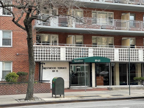 Homes For Sale - 89-15 Parsons Boulevard #7D<br/> Queens County, Jamaica, NY 11432