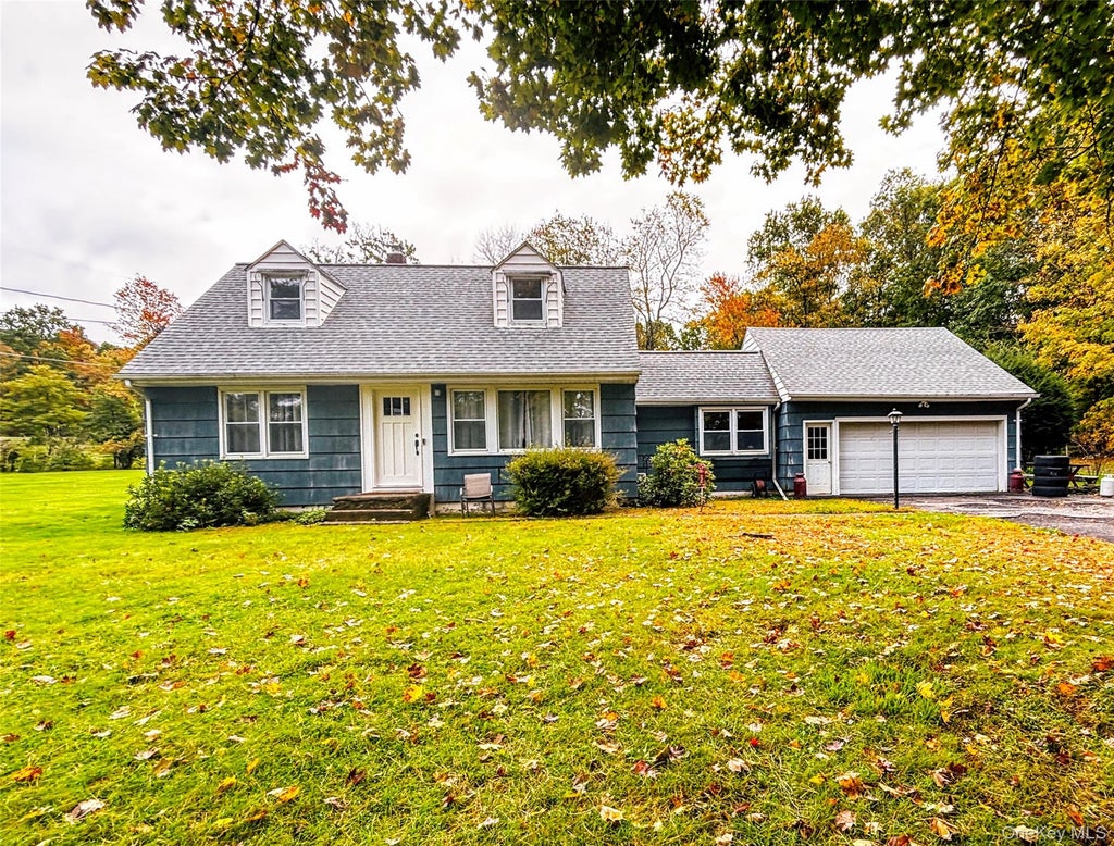 Photo of 432 Plains Road, Wallkill, NY 12589 (MLS # 1061695)