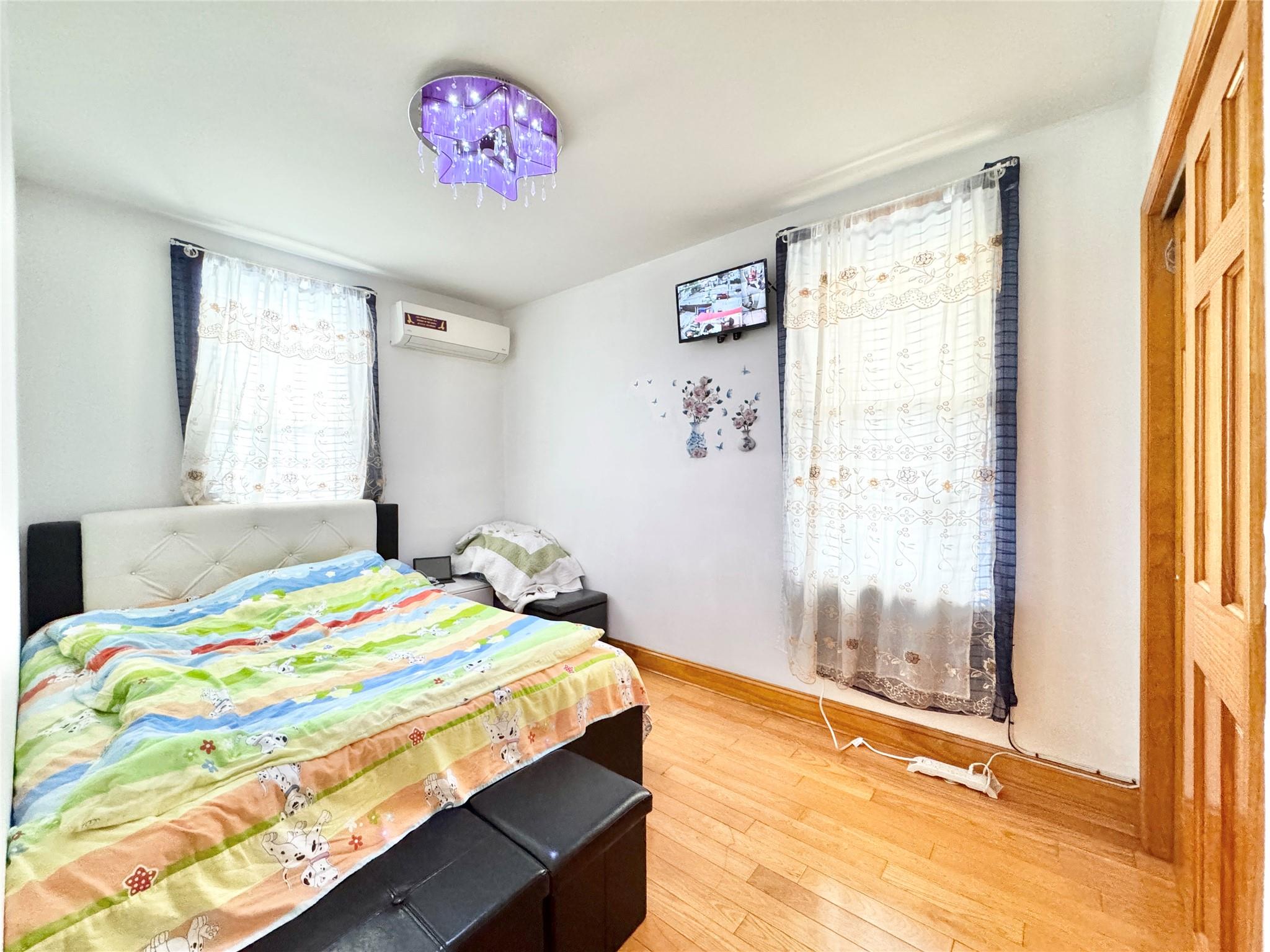 48-09 69 St