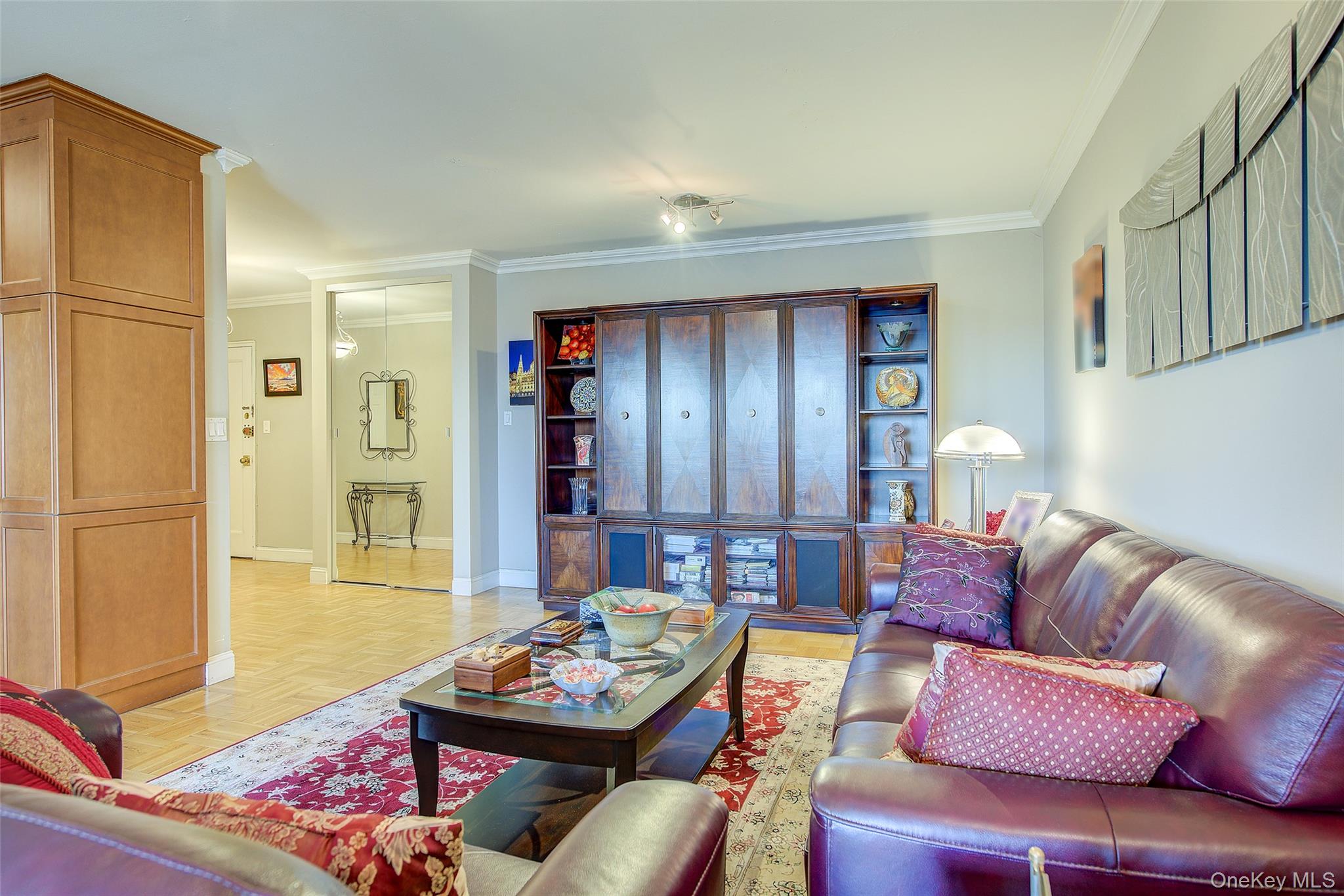 110-45 Queens Boulevard 810