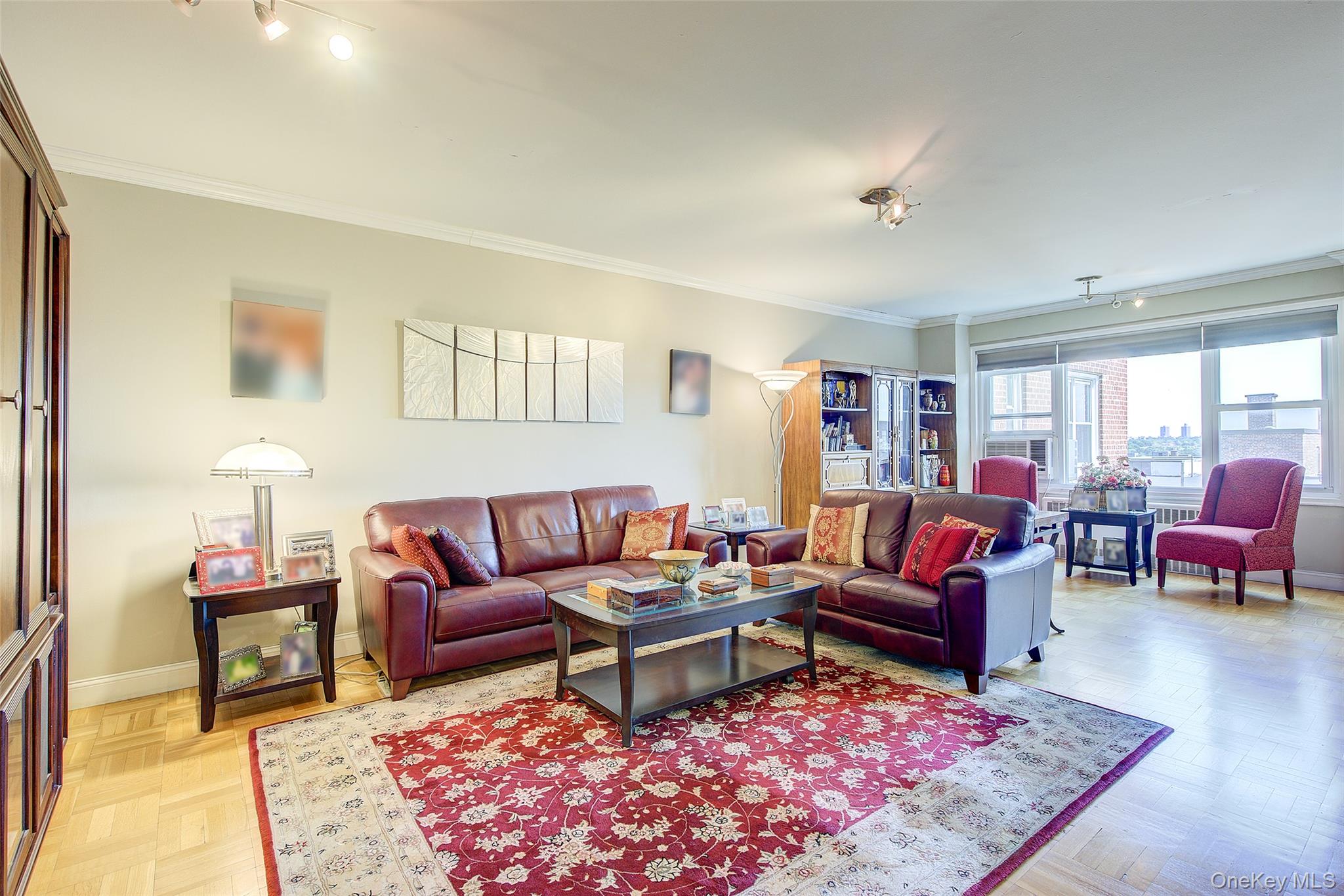 110-45 Queens Boulevard 810