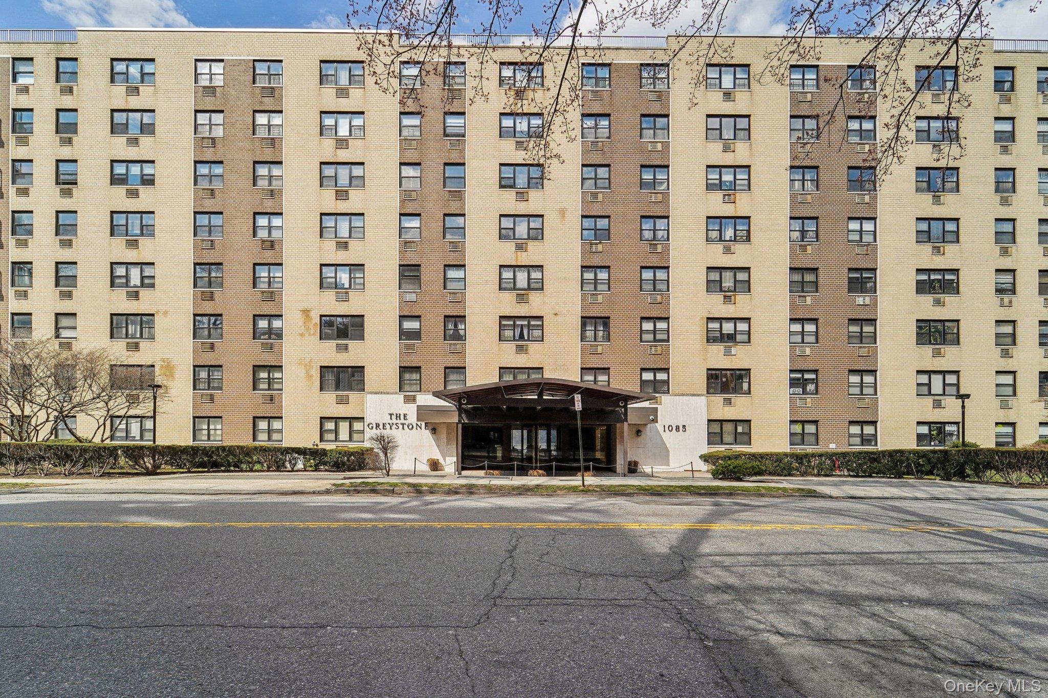 1085 Warburton Avenue 316