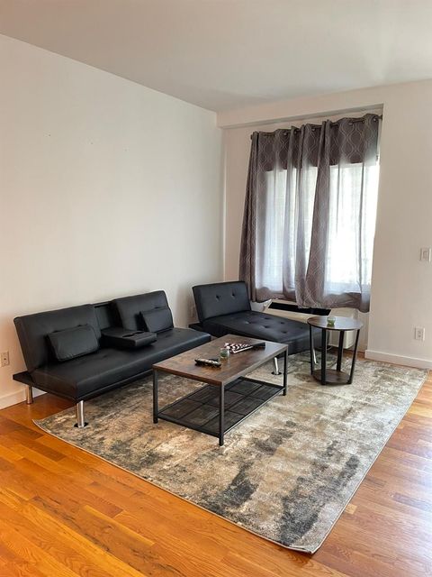 330 E 109TH ST New York (Manhattan) NY 10029