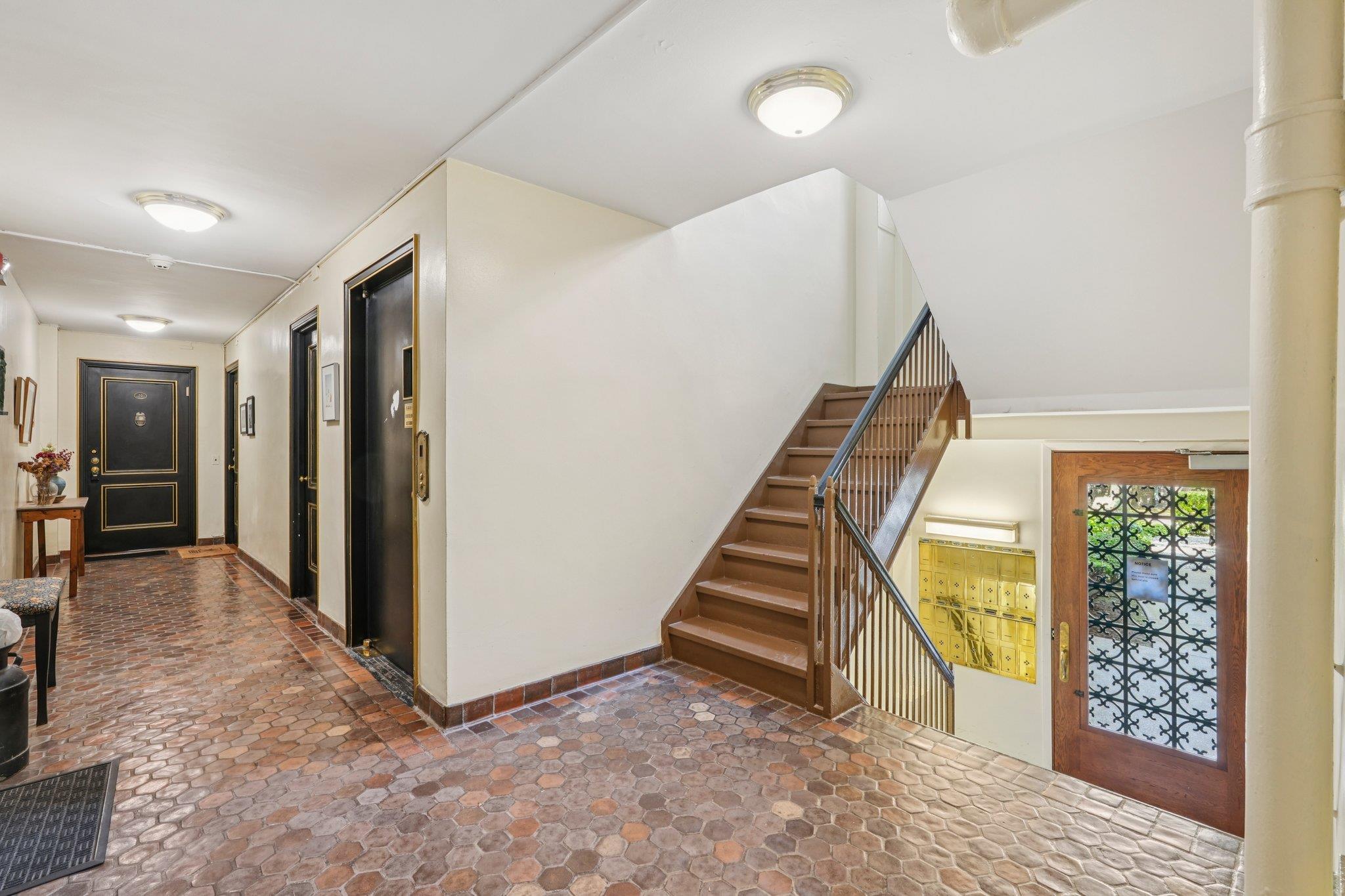 160 Middle Neck Road 2 C