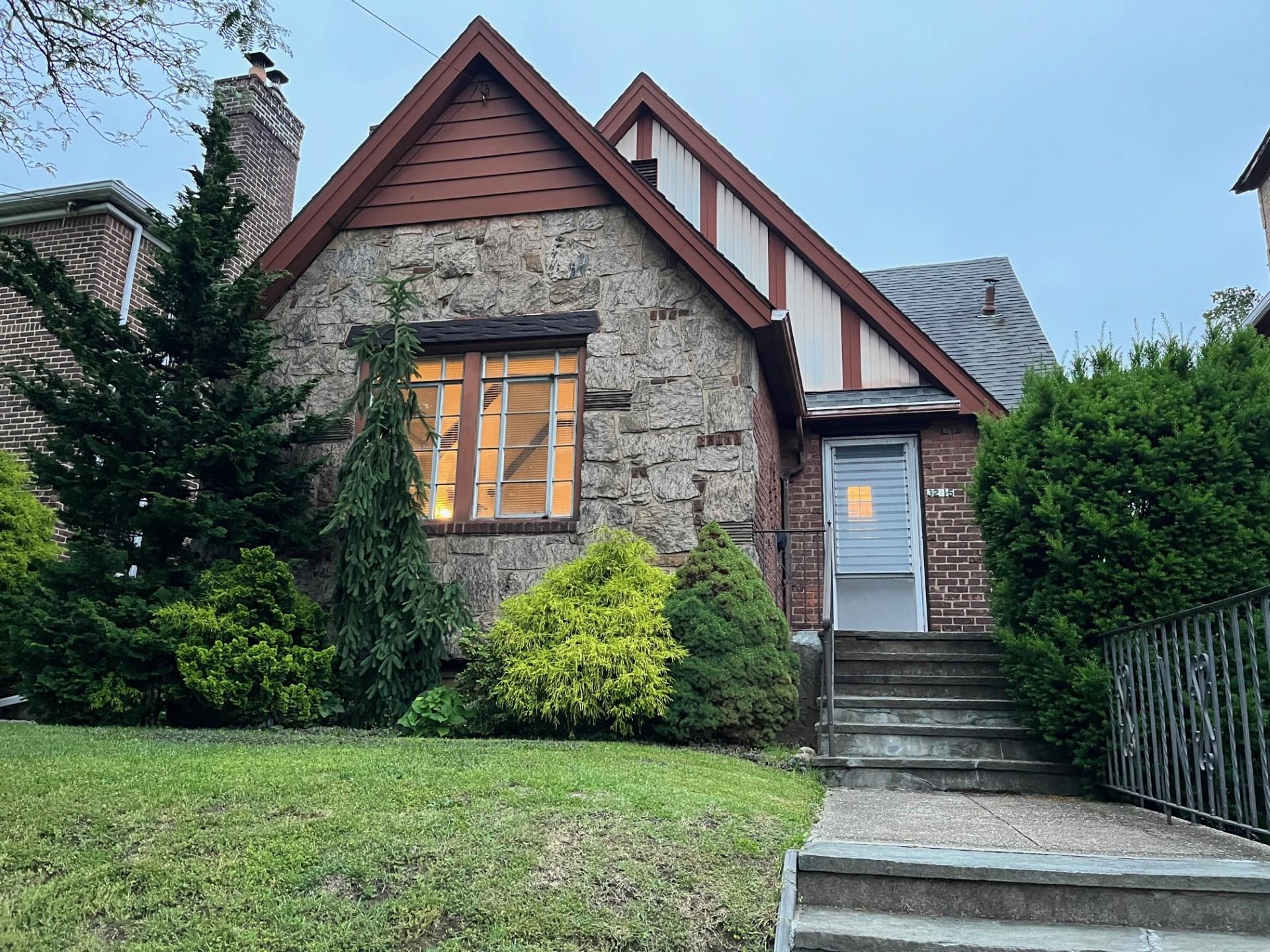 Property for Sale at 149th Street, Flushing, Queens, NY - Bedrooms: 4 
Bathrooms: 3 
Rooms: 8  - $1,598,000