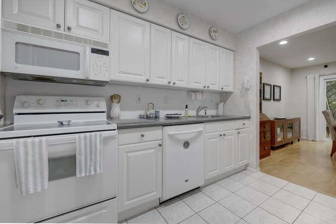 141 Southgate Drive, Massapequa Park, New York image 6