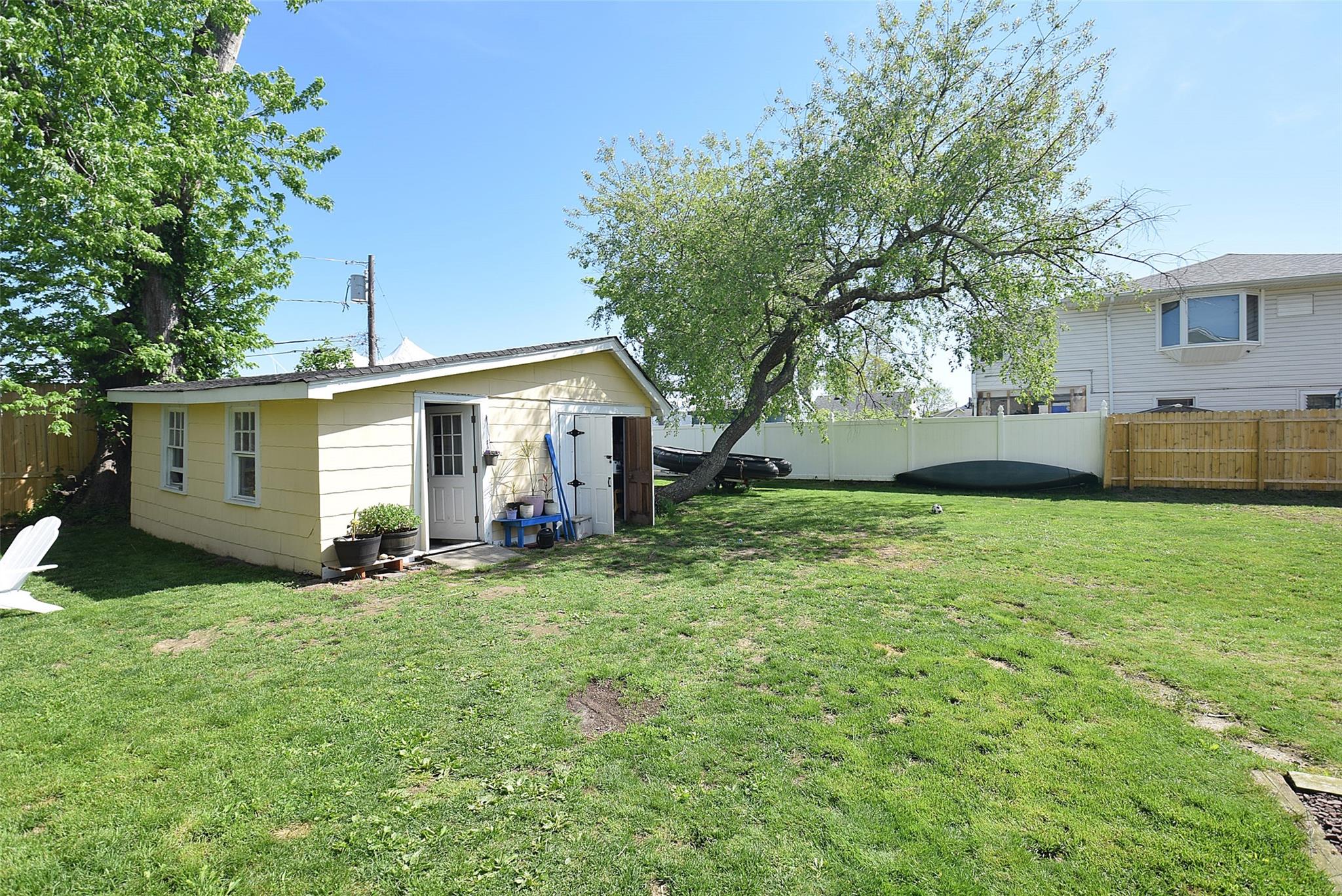 24 Brook Street, Lindenhurst, New York image 27
