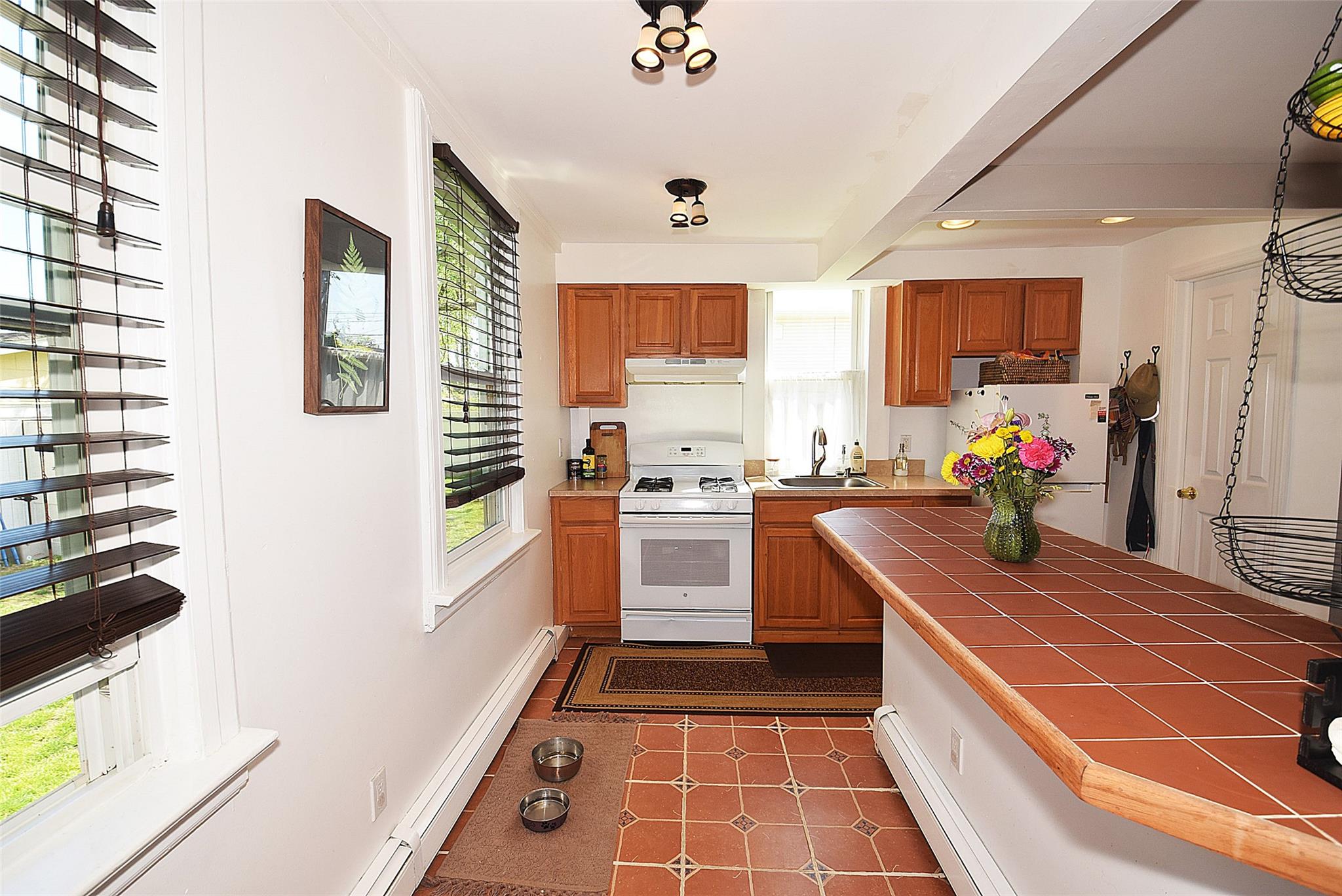24 Brook Street, Lindenhurst, New York image 12