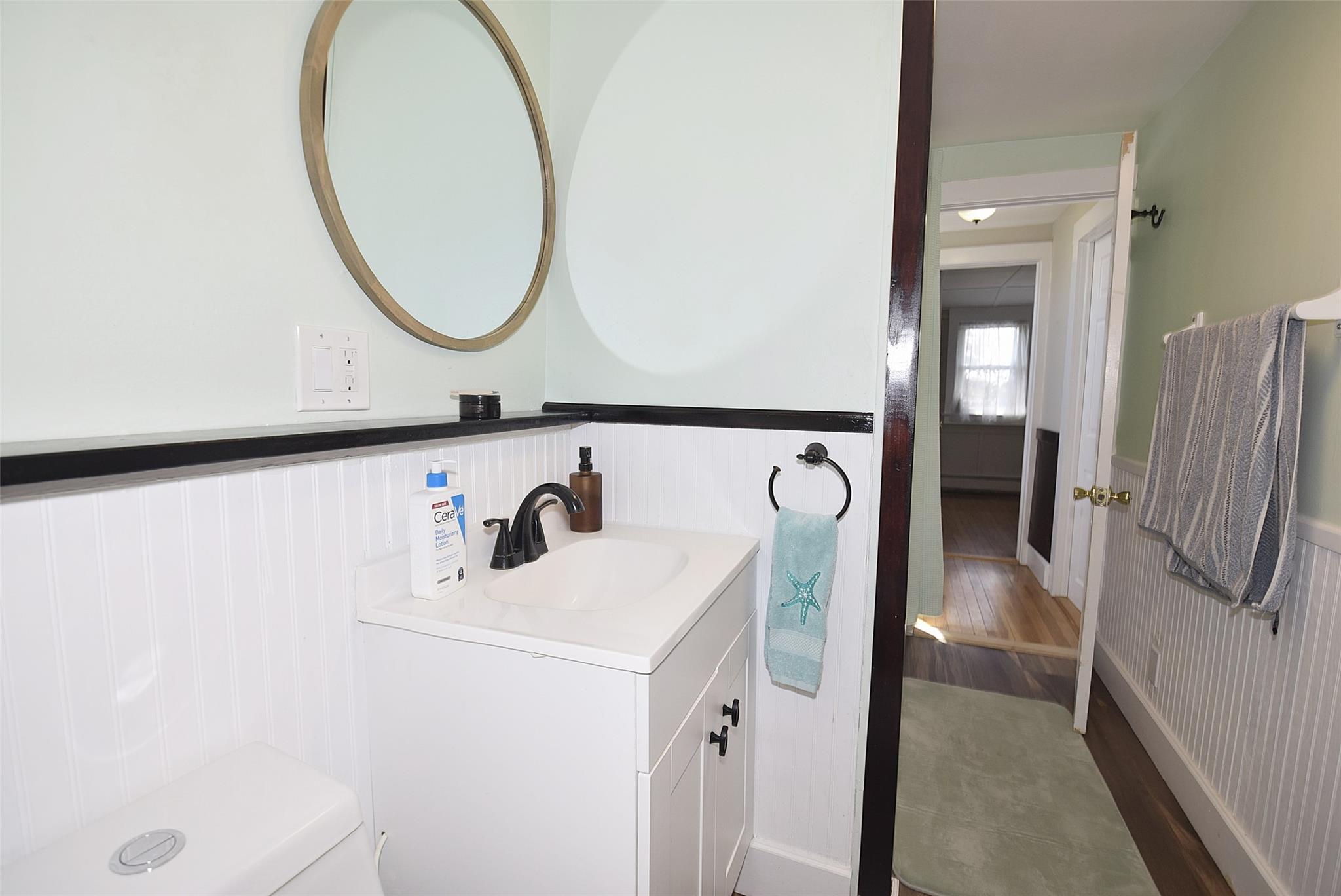24 Brook Street, Lindenhurst, New York image 17