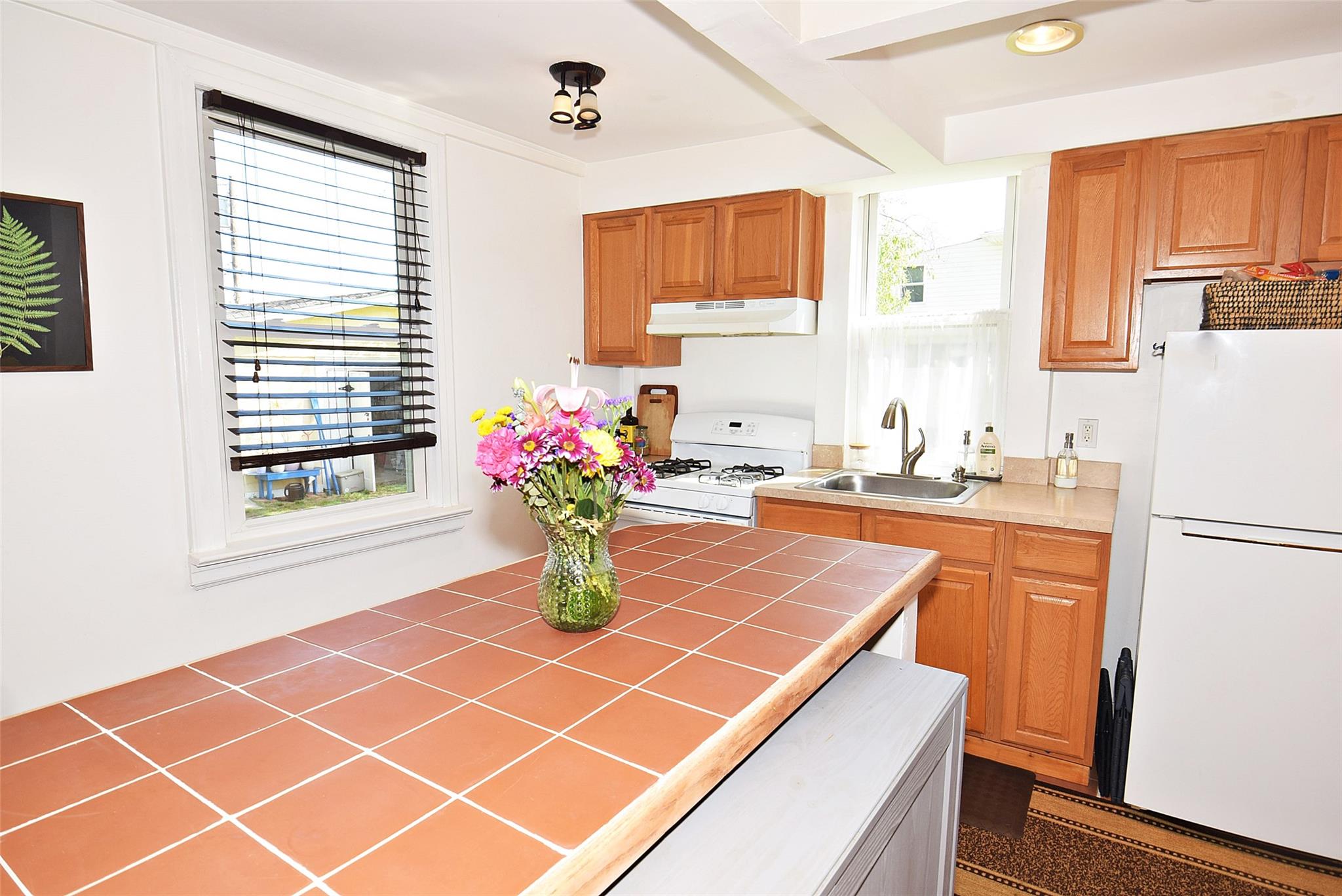 24 Brook Street, Lindenhurst, New York image 11