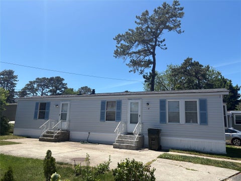 Mobile Home For Sale - 525/B11 Riverleigh Avenue #B11<br/> Riverhead, NY 11901