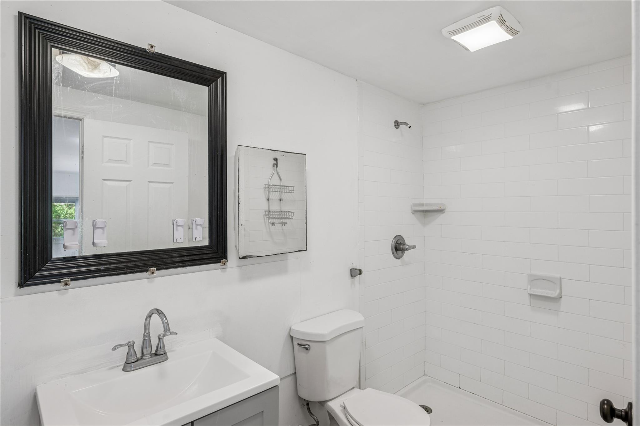 54 Oakdale Avenue, Selden, New York image 14