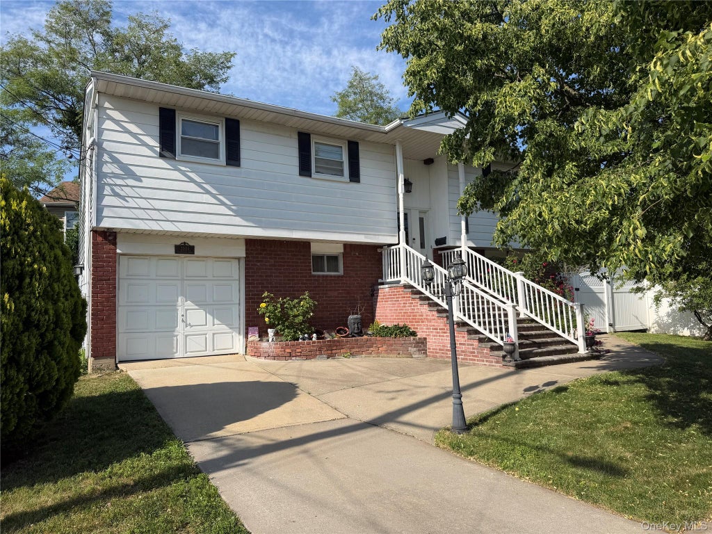 Photo of 3009 Fishermans Road, Baldwin, NY 11510 (MLS # 1018072)