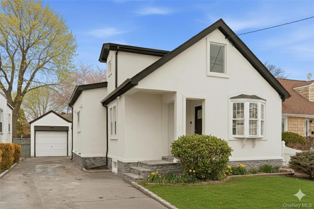 Photo of 106 Alice Avenue, North Bellmore, NY 11710 (MLS # 957297)