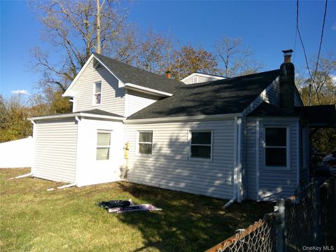 Photo of 145 Conklin Avenue, Patchogue, NY 11772 (MLS # 989893)