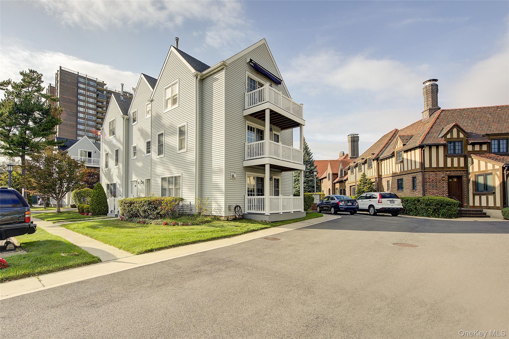 168-03 Powells Cove Boulevard 13