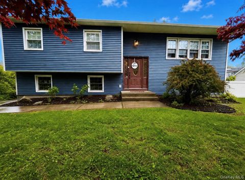 136 Snow Bunting Court Montgomery NY 12549